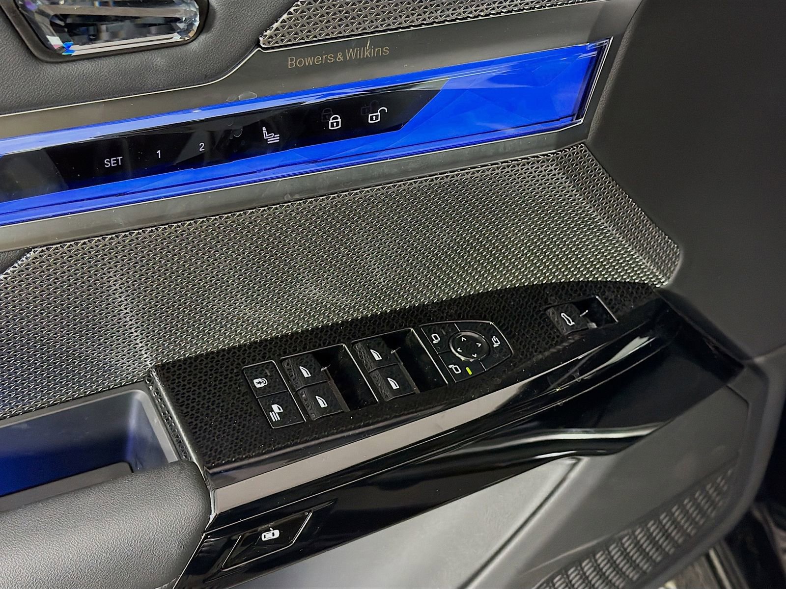 Used 2025 BMW 740i xDrive image 21