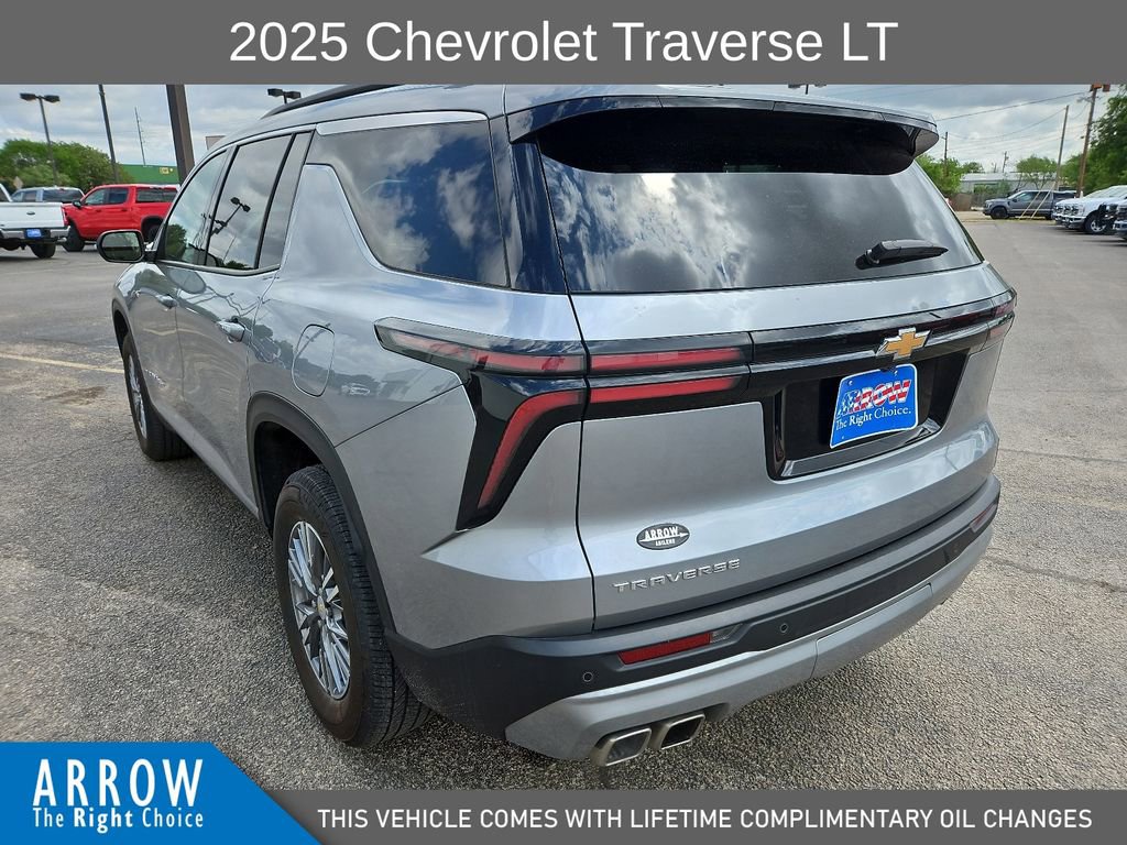Used 2025 Chevrolet Traverse LT image 9