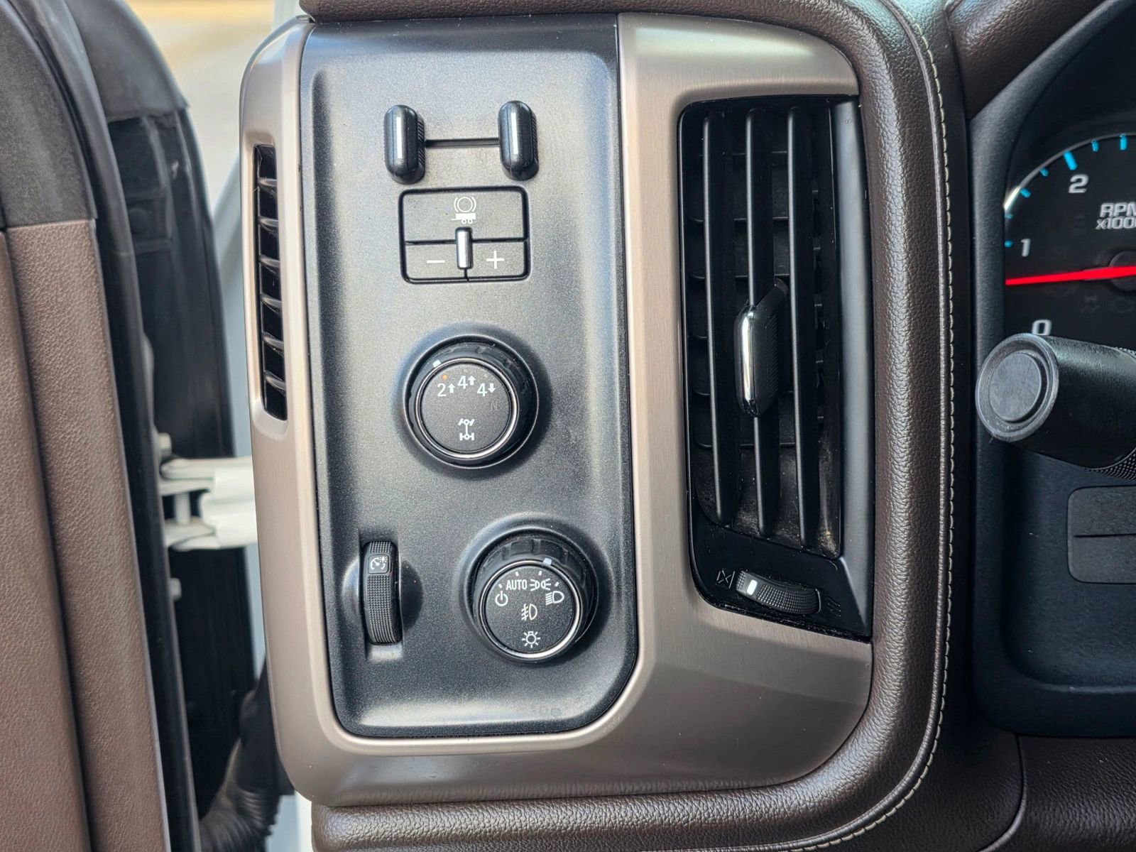 Used 2017 GMC Sierra 3500 Denali w/ Duramax Plus Package AWD/4WD image 14