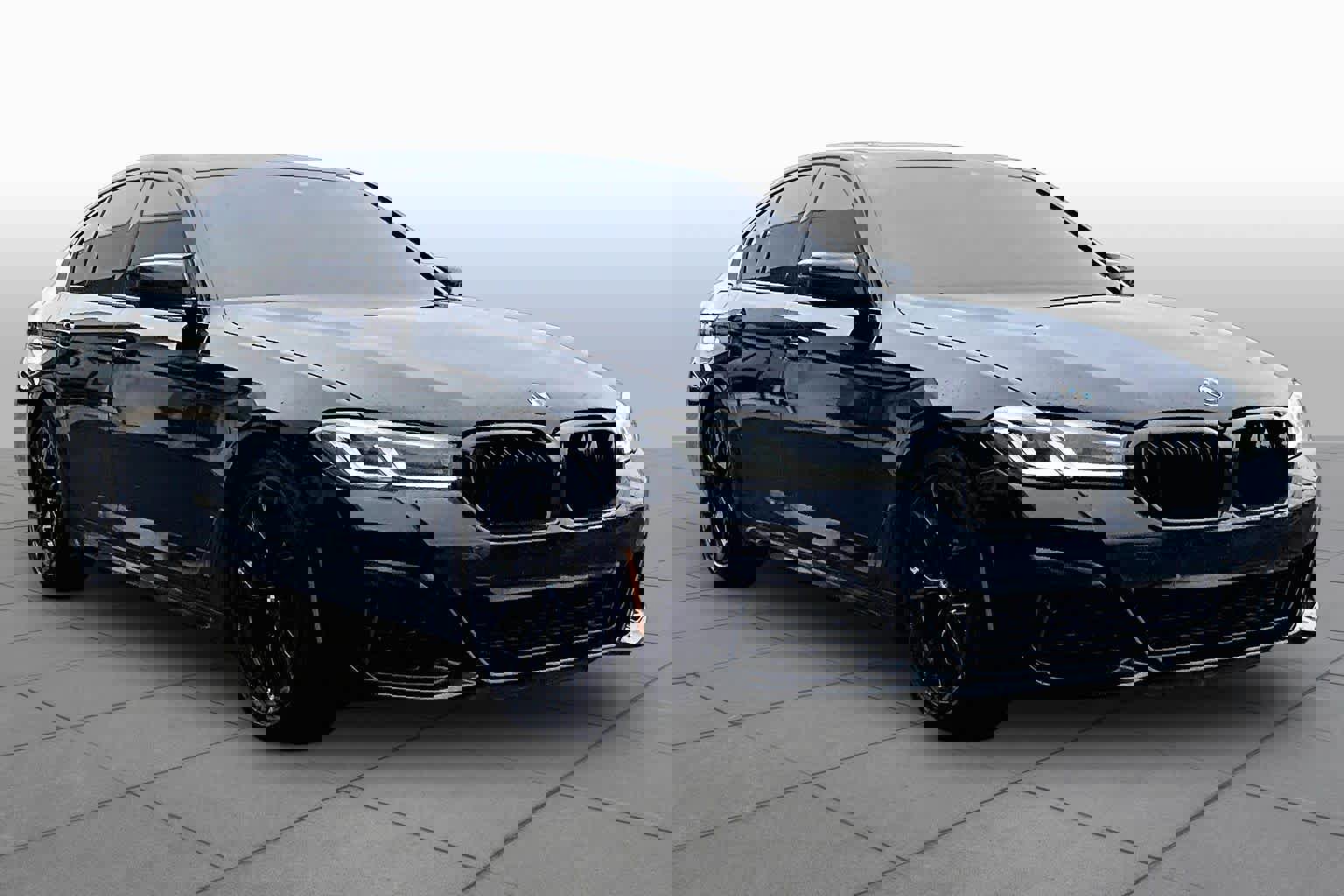 Used 2021 BMW M550i xDrive w/ Premium Package image 2