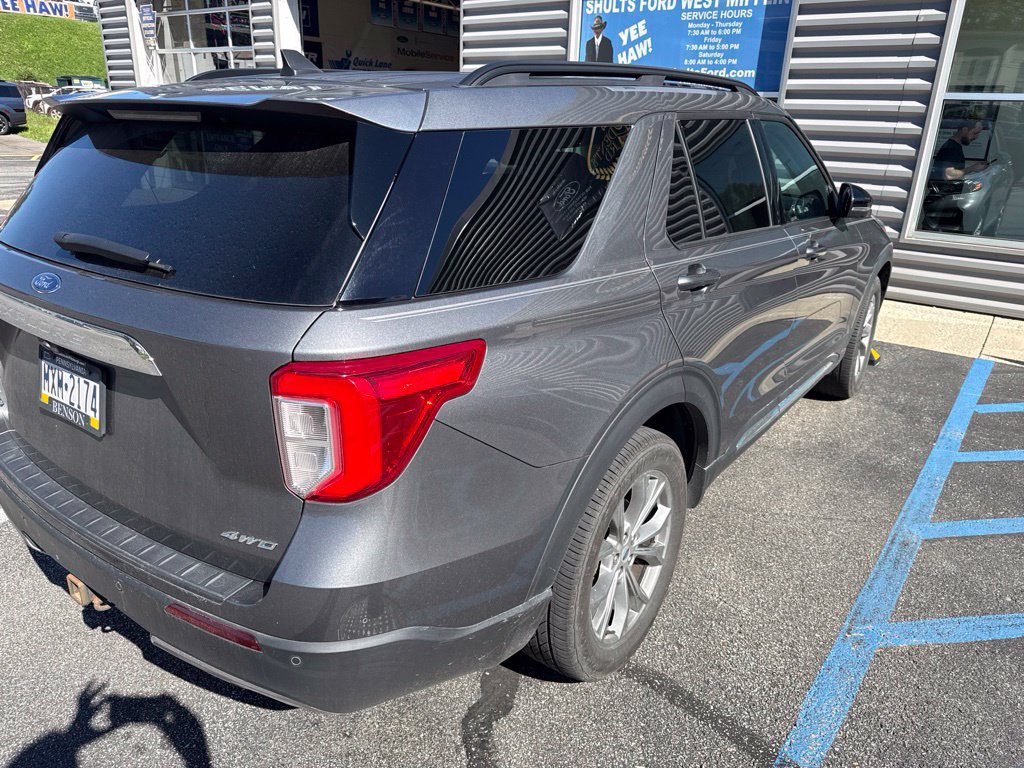 Used 2022 Ford Explorer XLT w/ Equipment Group 202A AWD/4WD image 7