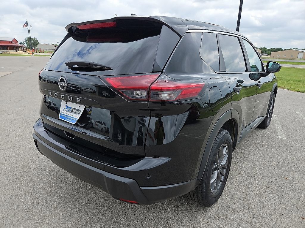Used 2024 Nissan Rogue S image 7