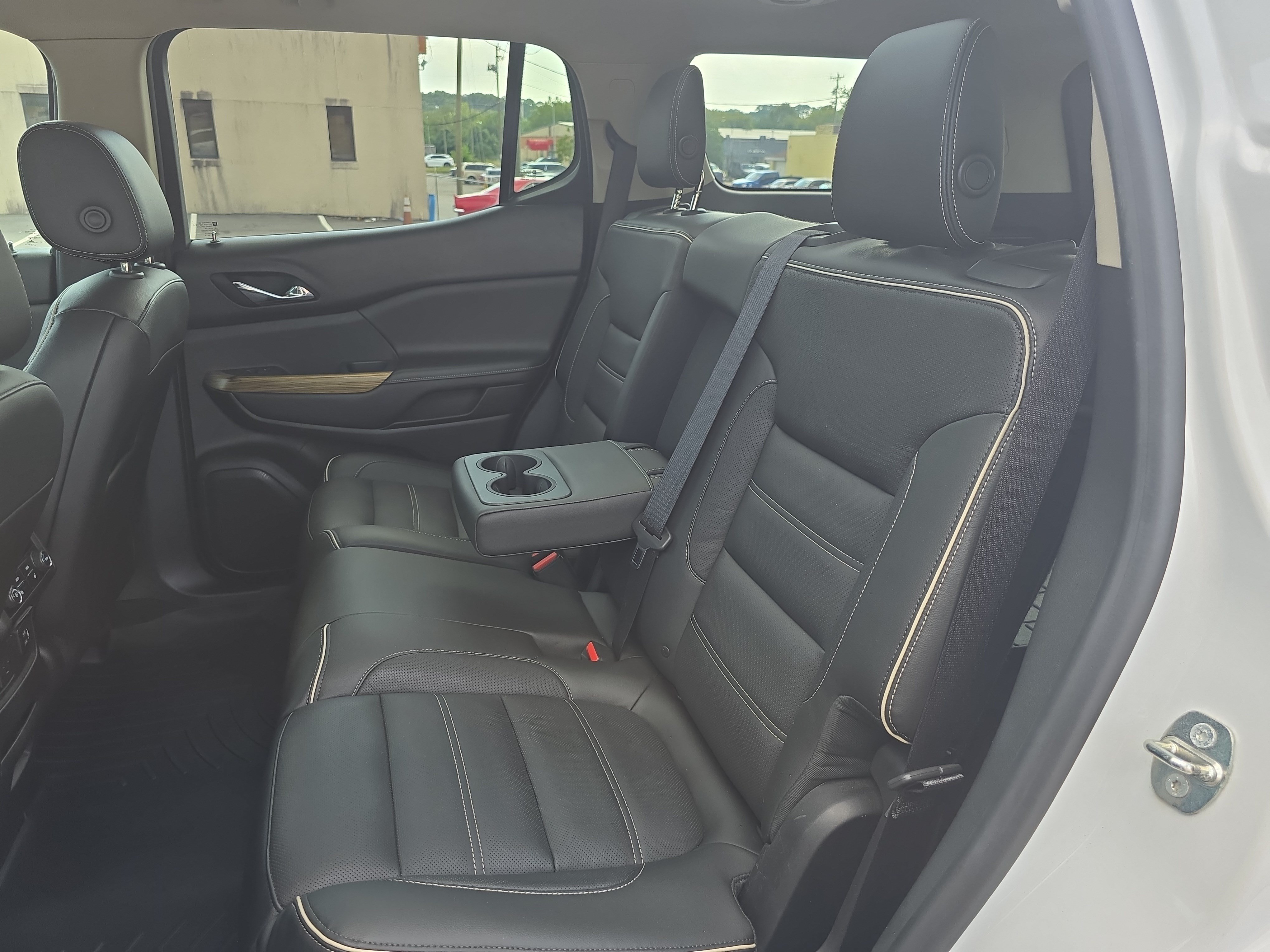 Used 2017 GMC Acadia Denali w/ Technology Package FWD image 14