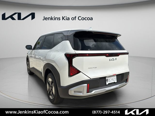 Used 2027 Kia Seltos LX FWD image 7
