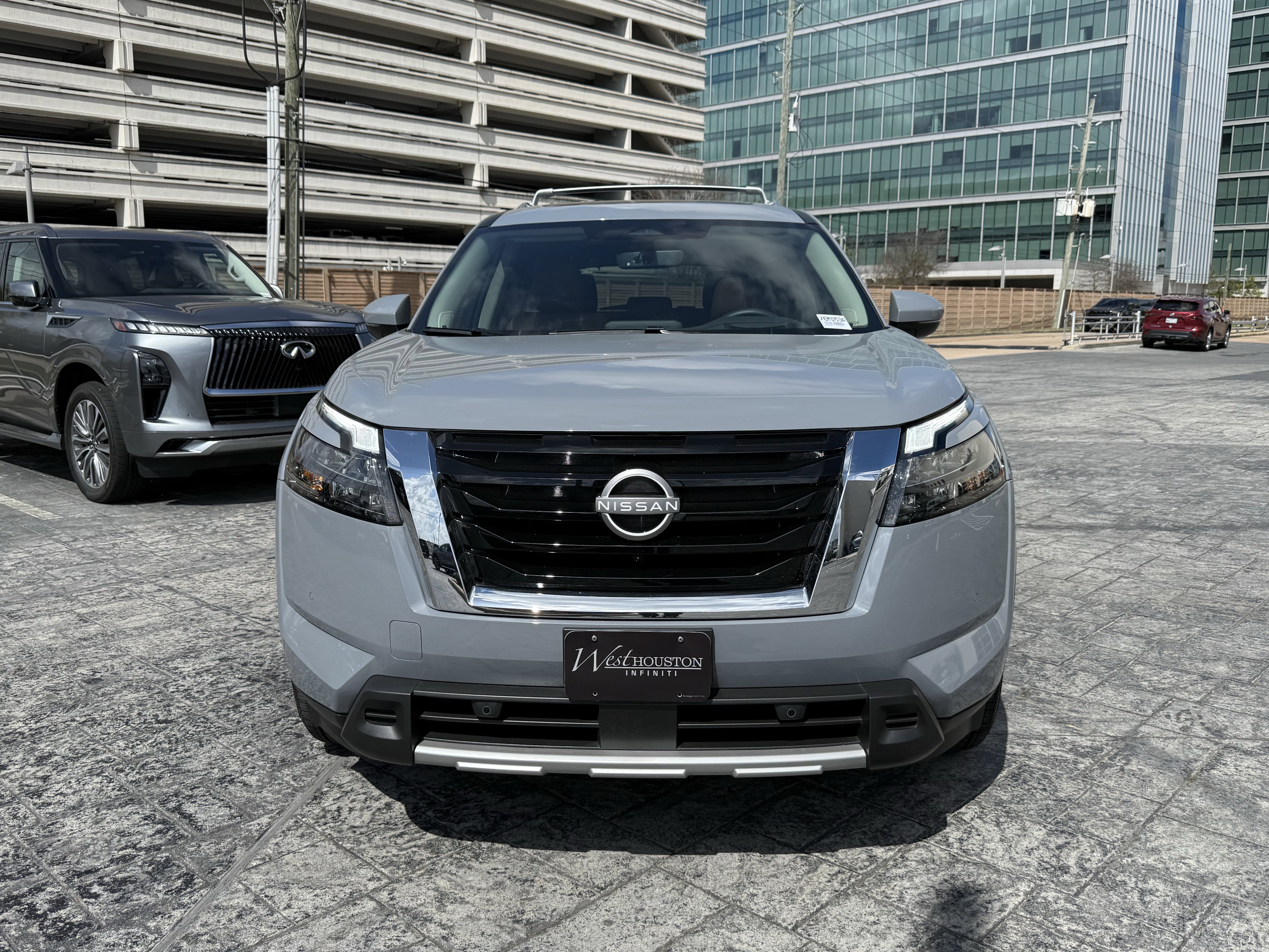 Used 2025 Nissan Pathfinder Platinum w/ Cargo Package image 2