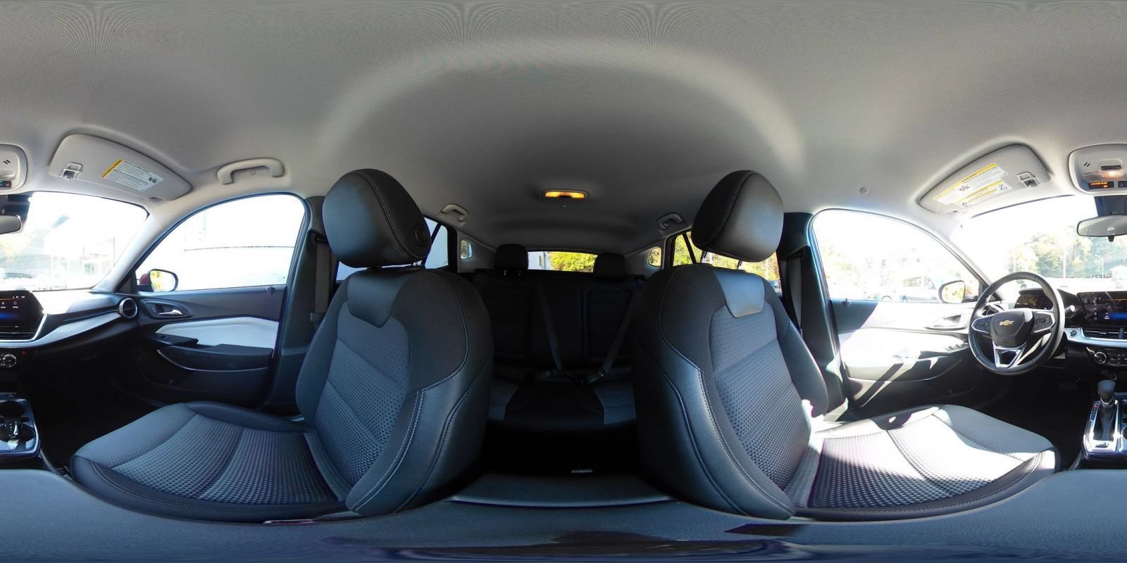 Used 2025 Chevrolet Trax LT w/ LT Convenience Package FWD image 41
