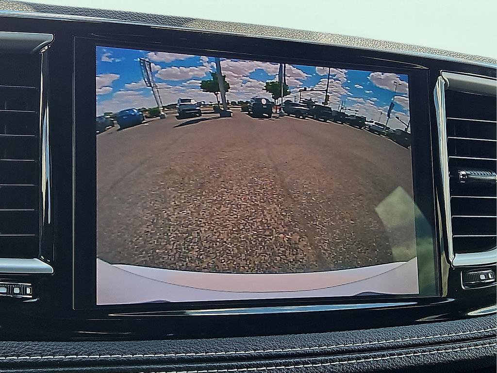 Used 2025 Chrysler Pacifica Limited image 14
