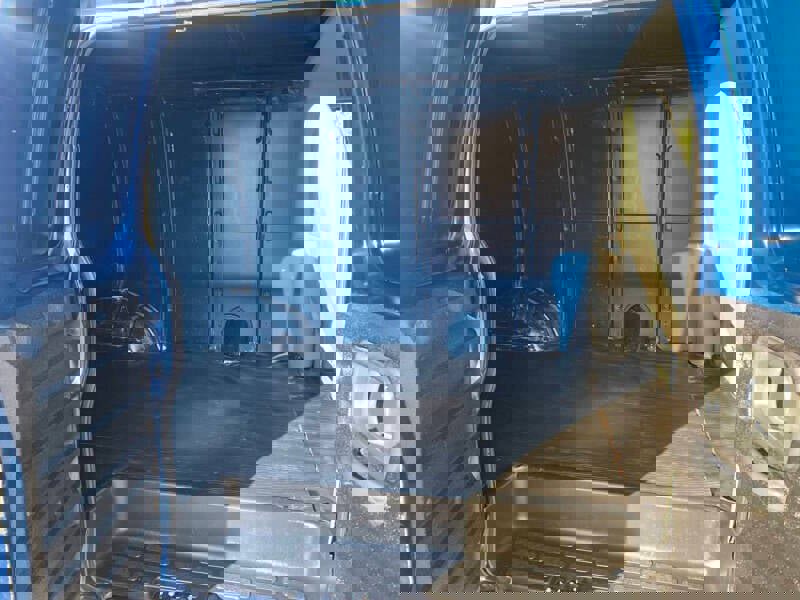 Used 2000 Chevrolet Express 1500 image 10