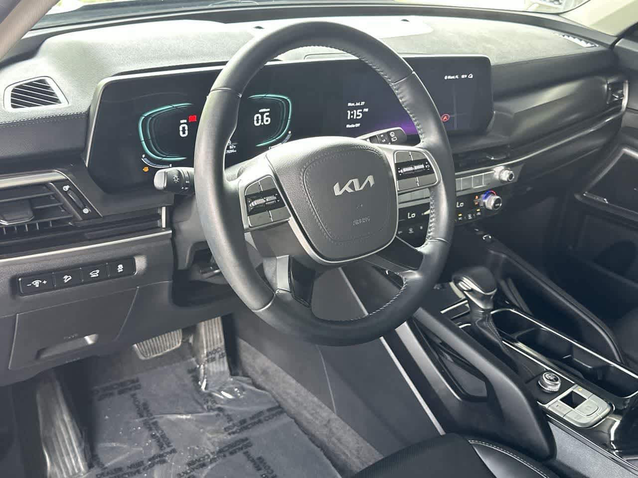 Used 2025 Kia Telluride S FWD image 13