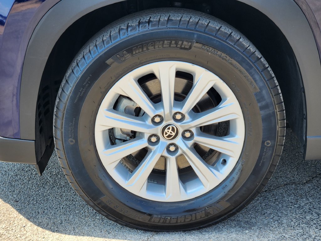 Used 2025 Toyota Grand Highlander FWD image 12