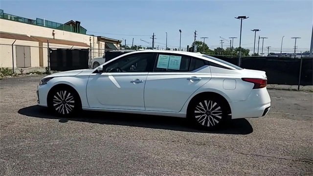Used 2023 Nissan Altima 2.5 SV image 6