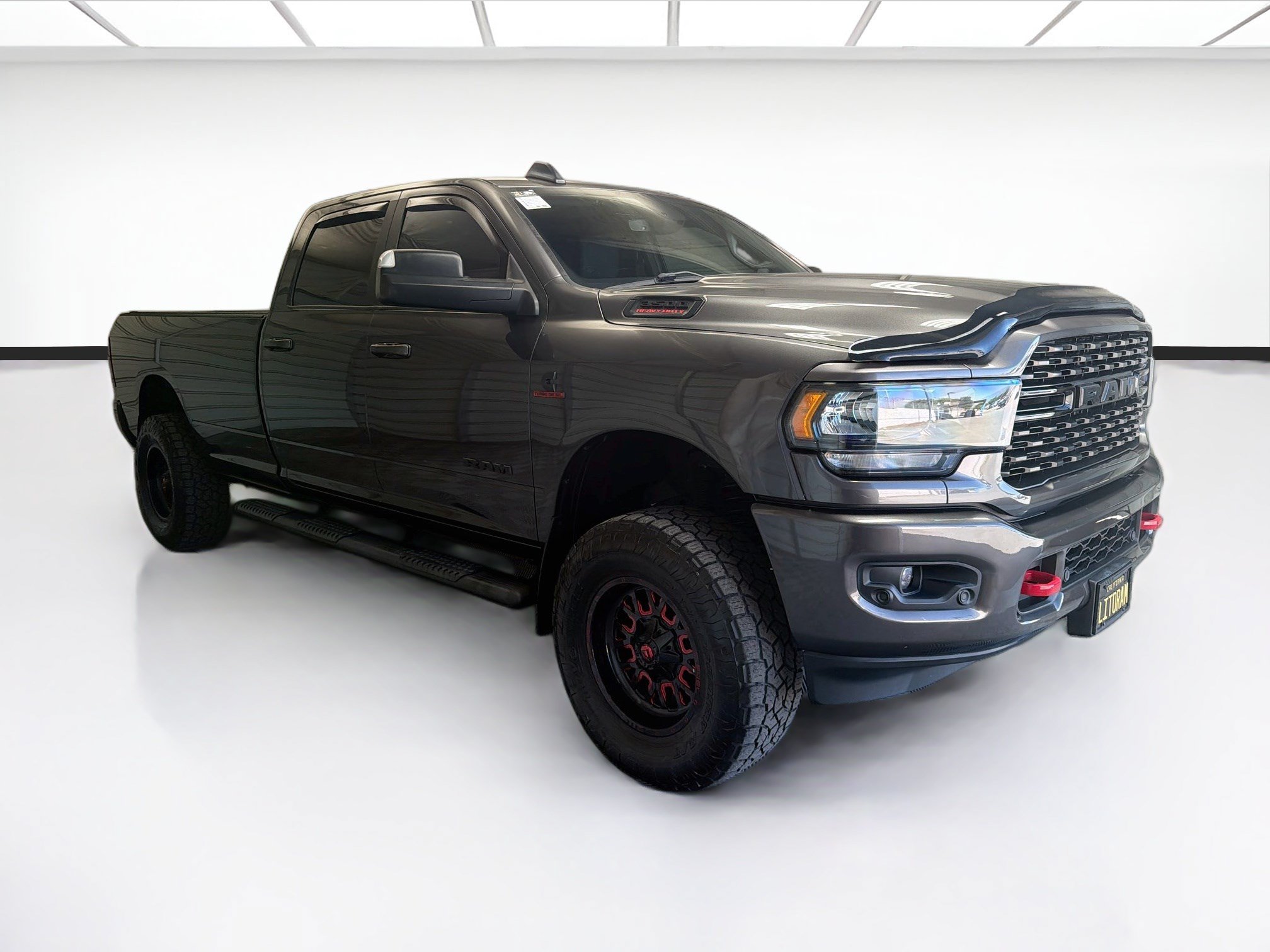 Used 2022 RAM 3500 Big Horn w/ Night Edition AWD/4WD image 3
