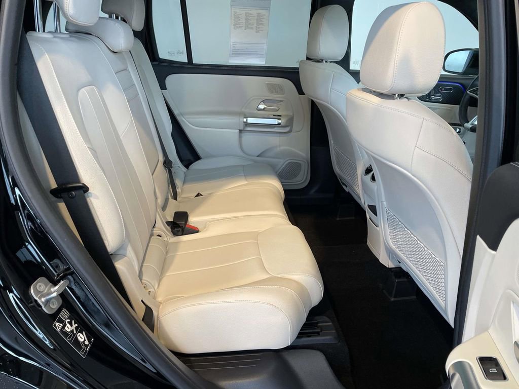 Used 2024 Mercedes-Benz GLB 250 4MATIC image 19