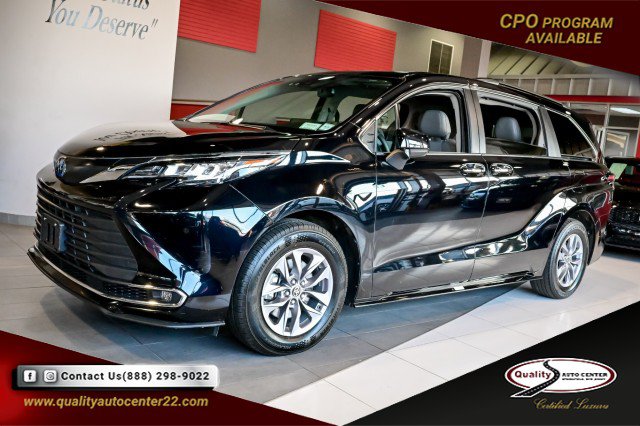 Used 2023 Toyota Sienna XLE