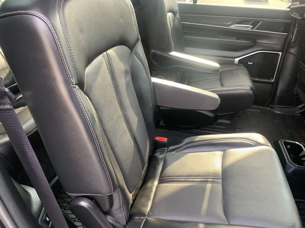 Used 2022 Jeep Wagoneer Series III w/ Premium Group I AWD/4WD image 13