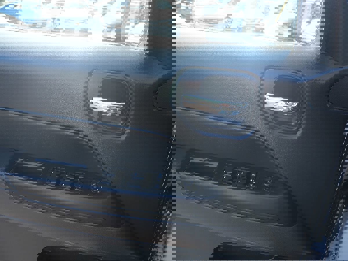 Used 2016 Jeep Patriot High Altitude AWD/4WD image 14