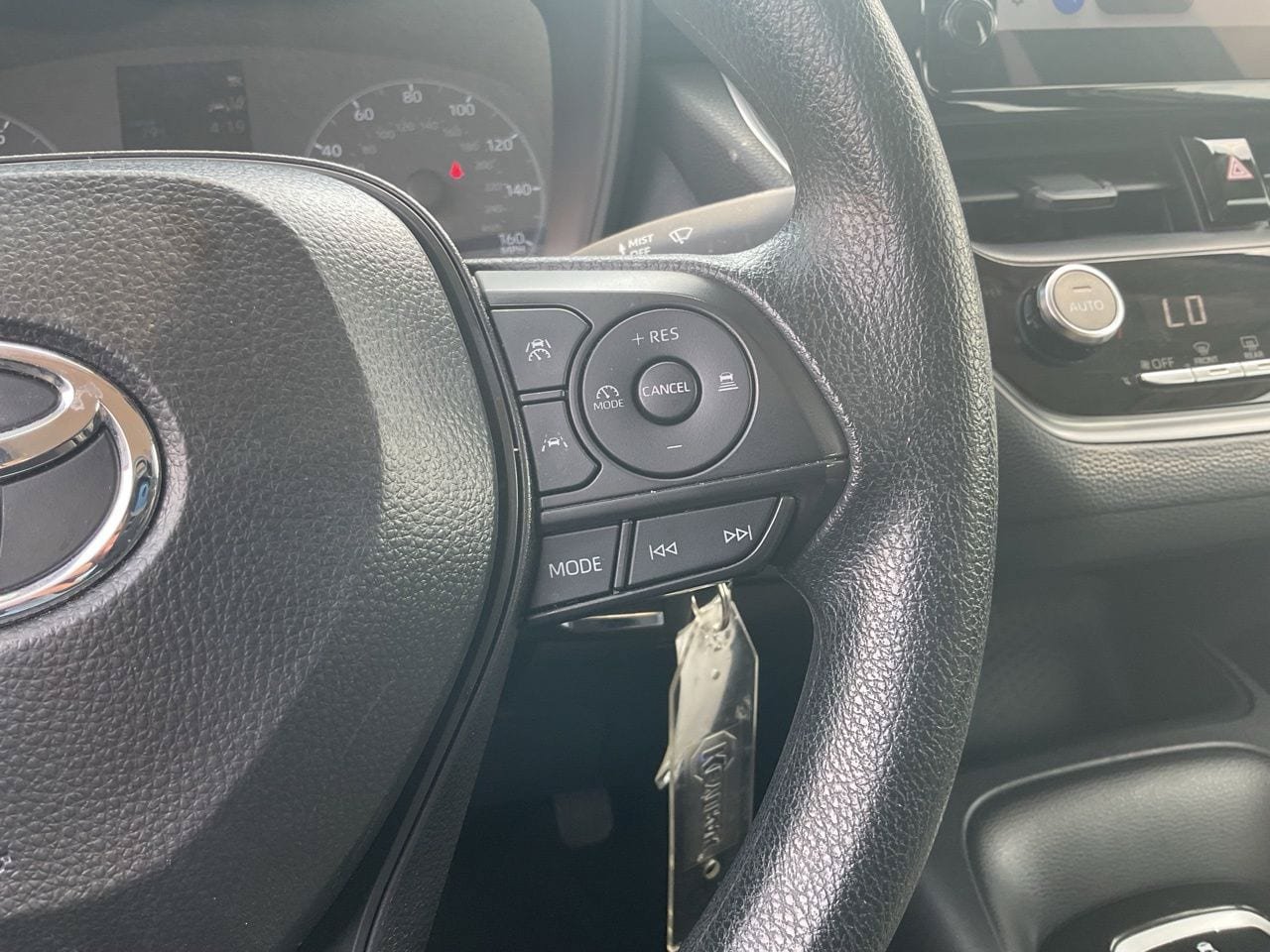 Used 2025 Toyota Corolla LE FWD image 23