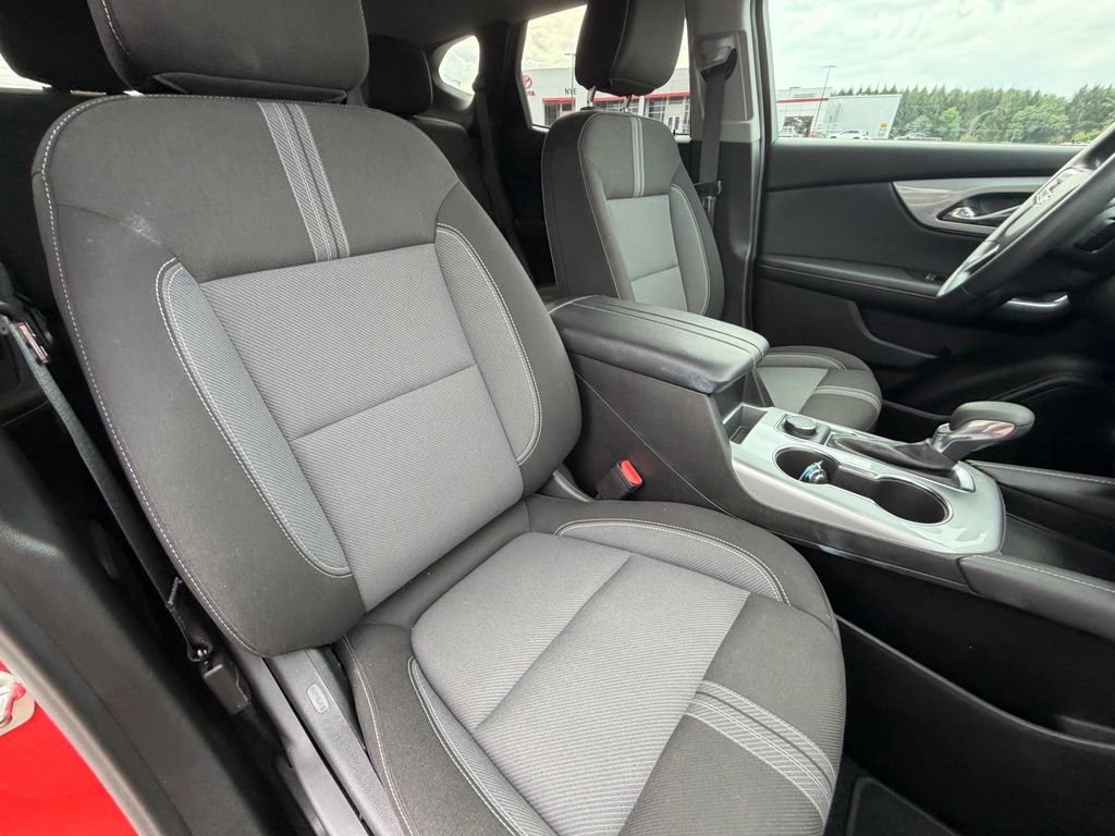 Used 2025 Chevrolet Blazer LT AWD/4WD image 37