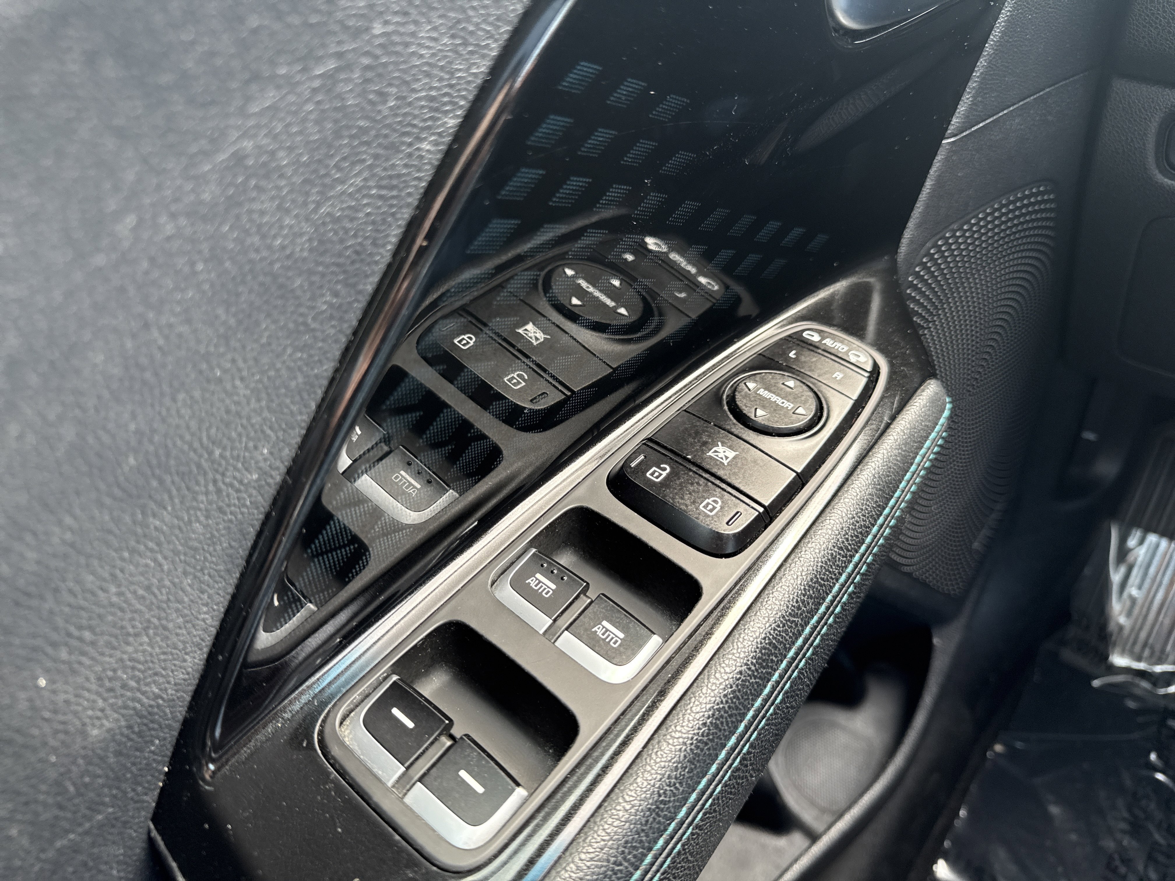 Used 2020 Kia Niro EX Premium image 30