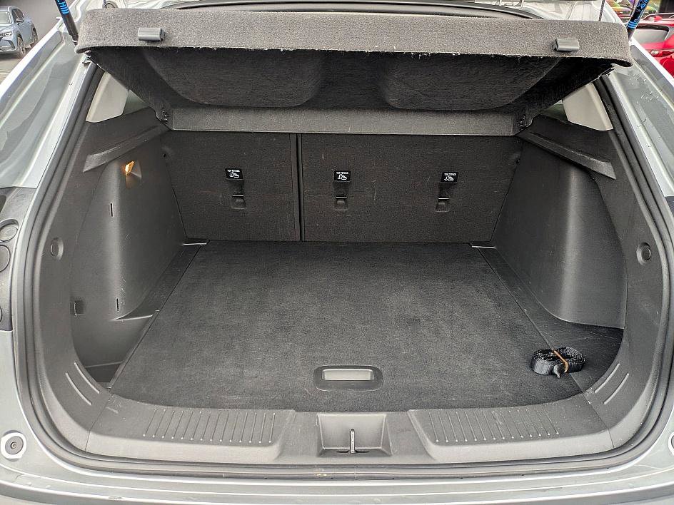 Used 2025 Chevrolet Trax LT image 29