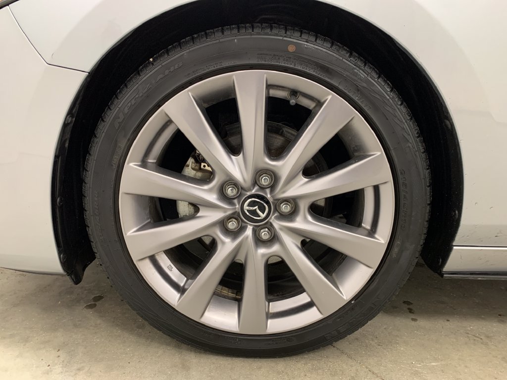 Used 2020 MAZDA MAZDA3 Sedan w/ Select Package FWD image 2