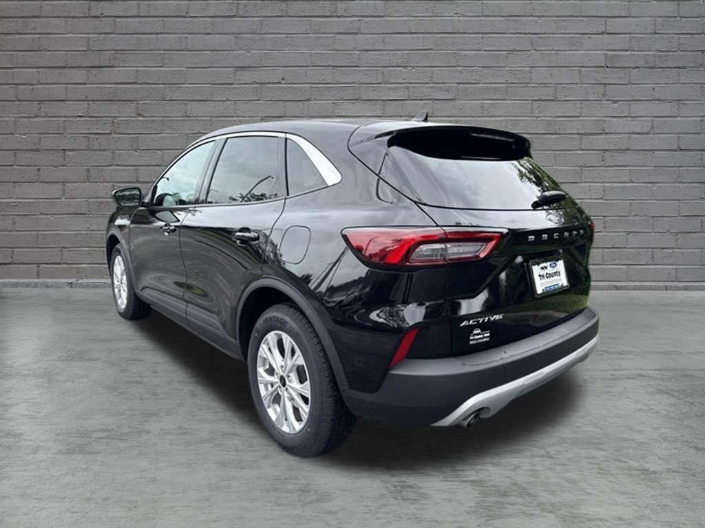 Used 2024 Ford Escape Active w/ Cold Weather Package FWD image 4