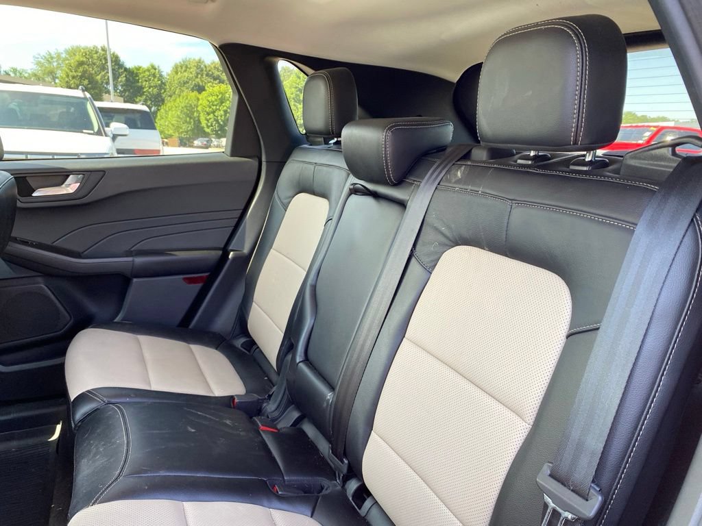 Used 2021 Ford Escape Titanium w/ Titanium Premium Package FWD image 17