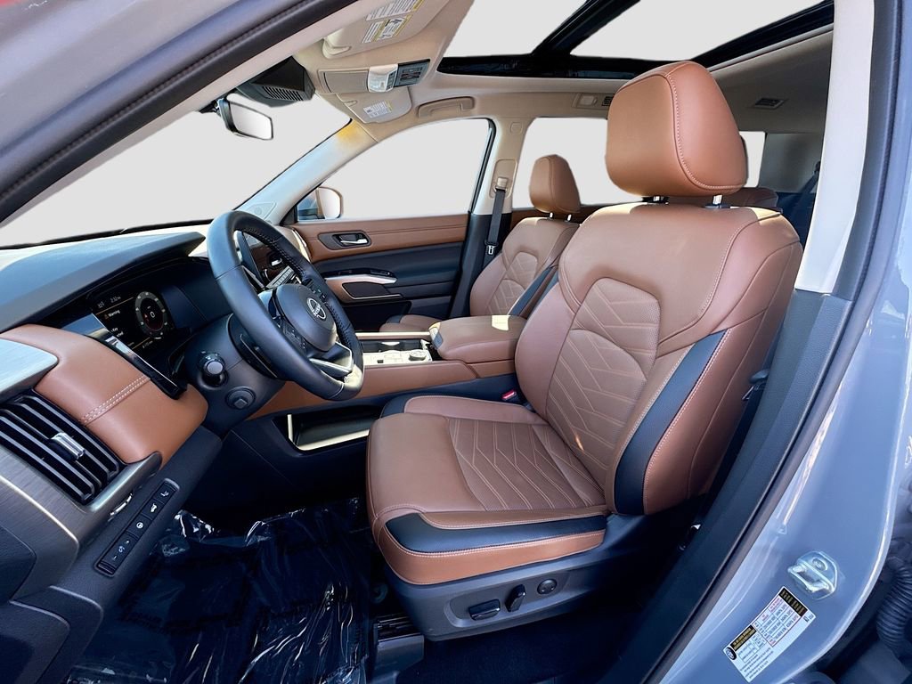 Used 2025 Nissan Pathfinder Platinum image 20