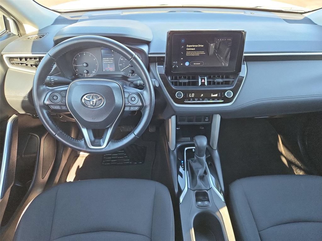 Used 2024 Toyota Corolla Cross LE FWD image 12
