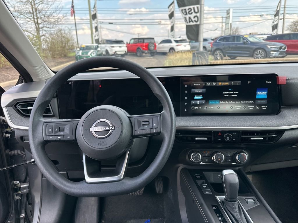 Used 2025 Nissan Kicks SV w/ SV Premium Package image 47