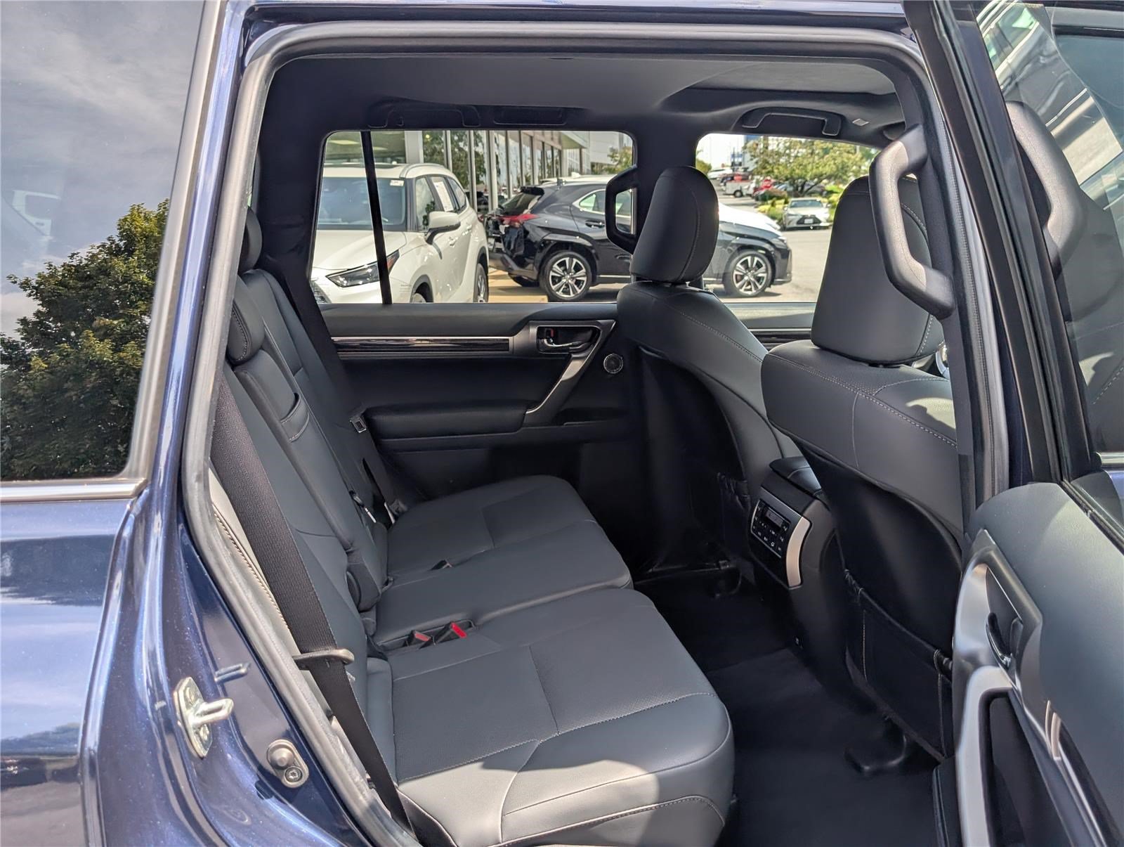 Used 2023 Lexus GX 460 Premium w/ Premium Plus Package AWD/4WD image 12