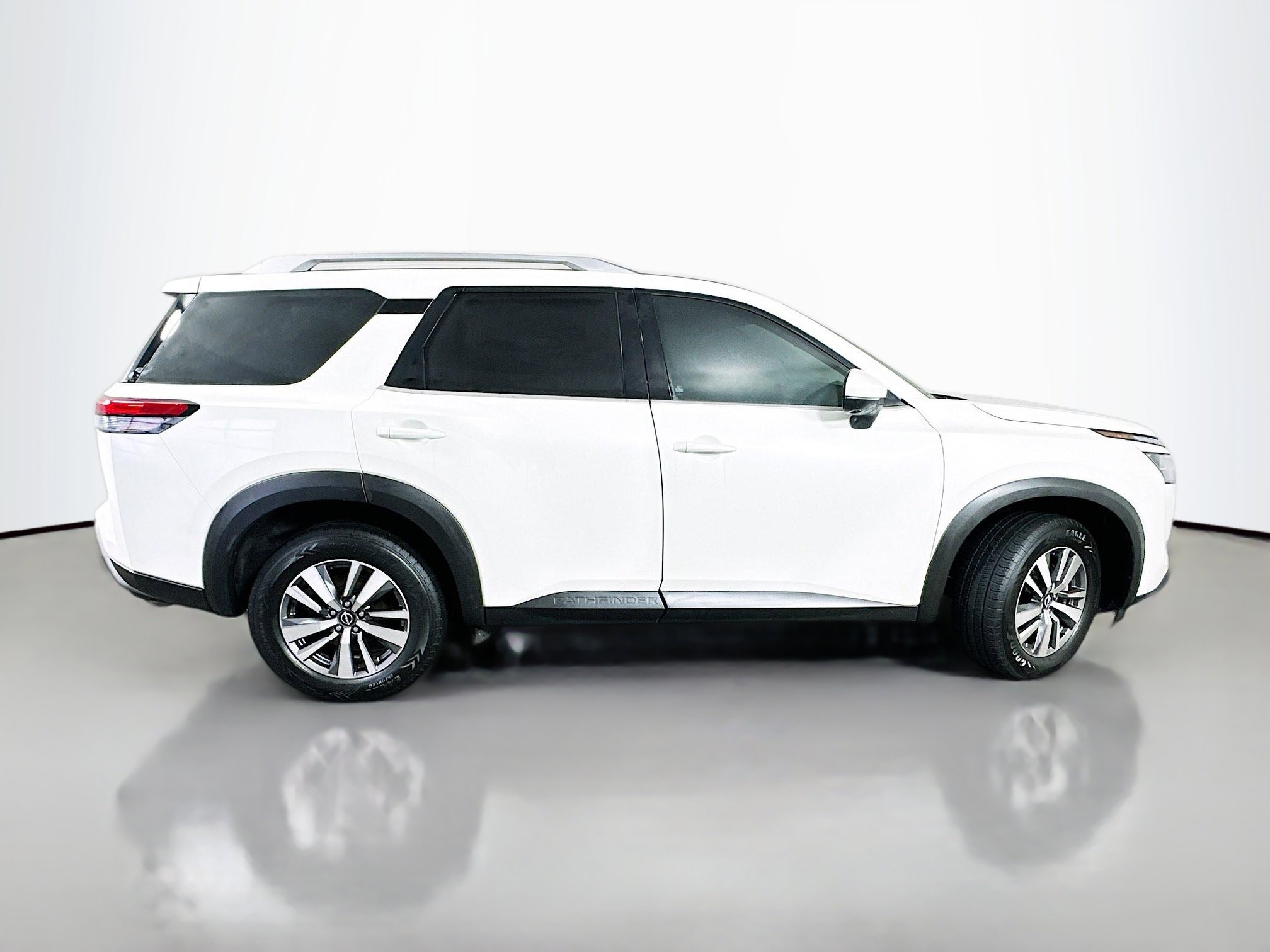 Used 2023 Nissan Pathfinder SL image 8