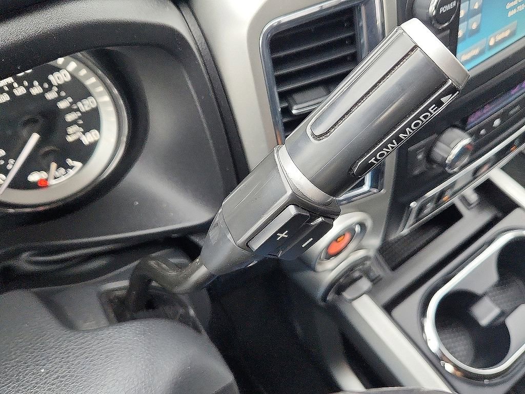 Certified 2018 Nissan Titan SV w/ SV Convenience Package image 15