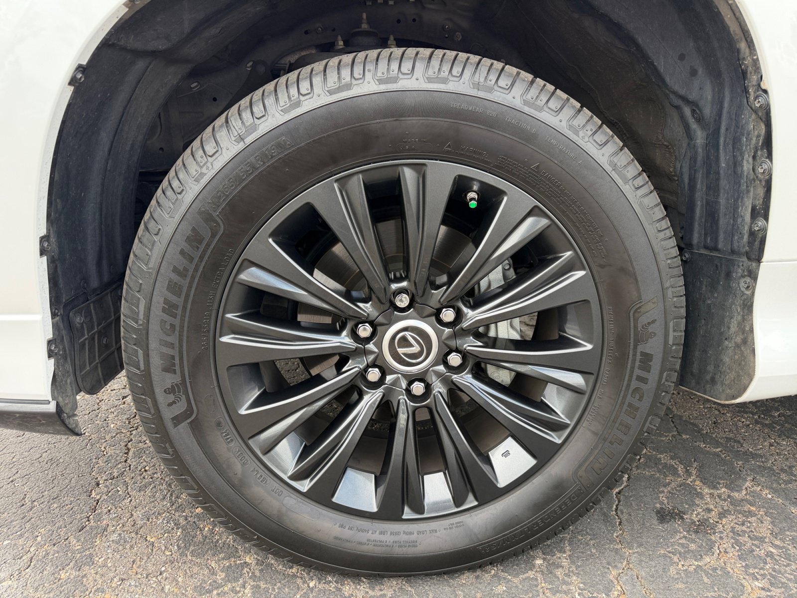 Certified 2023 Lexus GX 460 Premium w/ Accessory Package AWD/4WD image 24