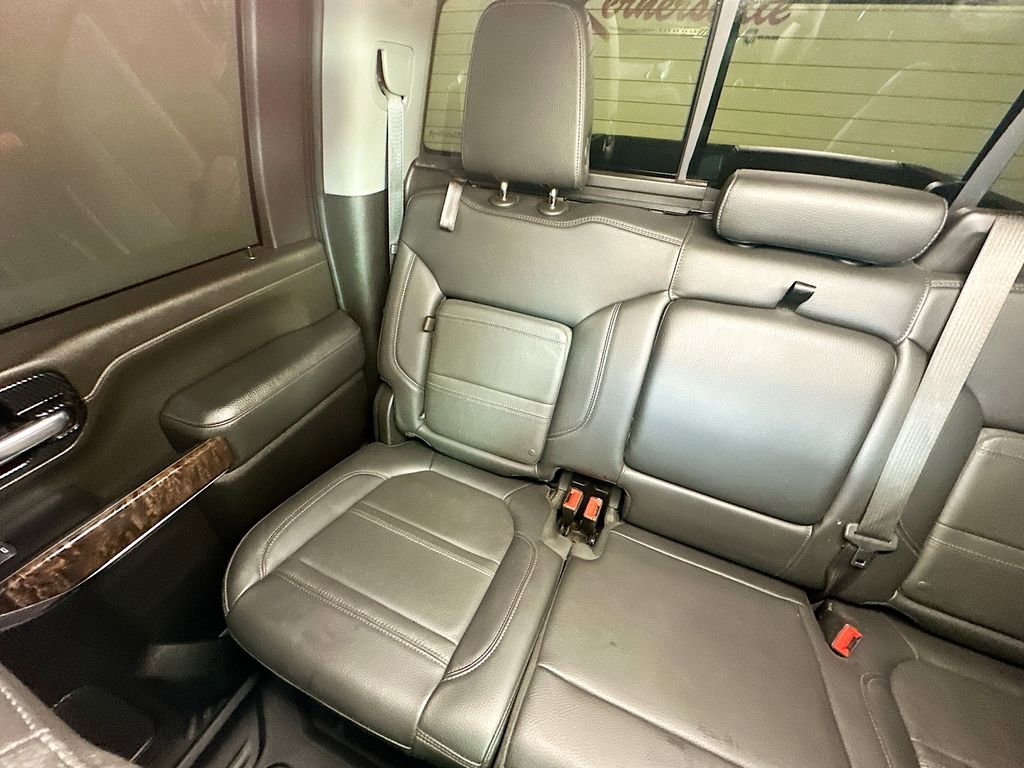 Used 2022 GMC Sierra 2500 Denali w/ Denali Black Diamond Edition image 12