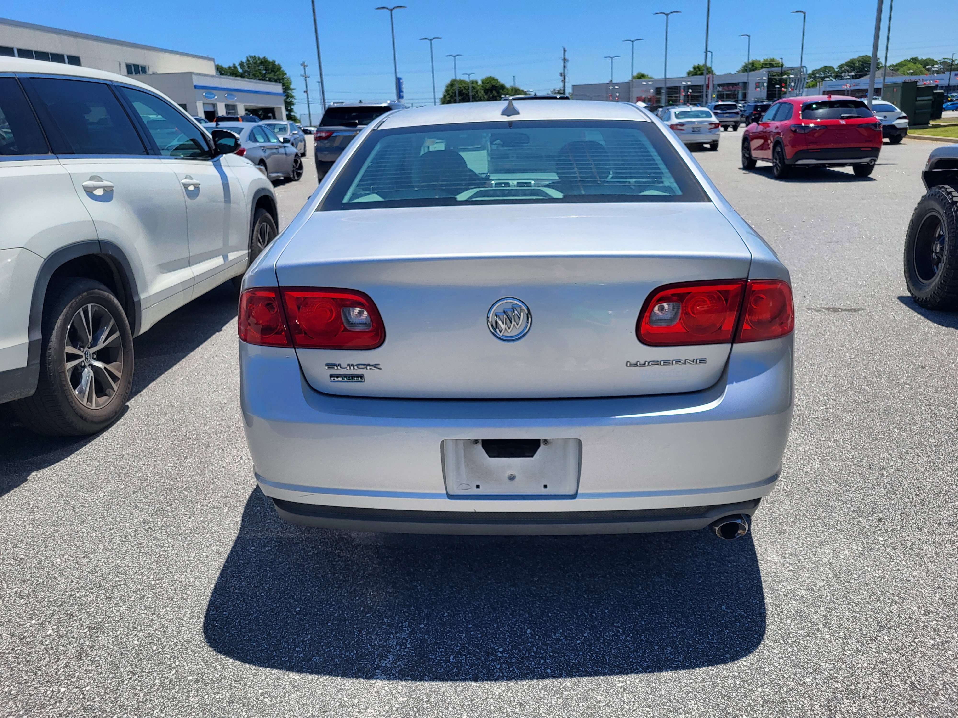 Used 2011 Buick Lucerne CX FWD image 5