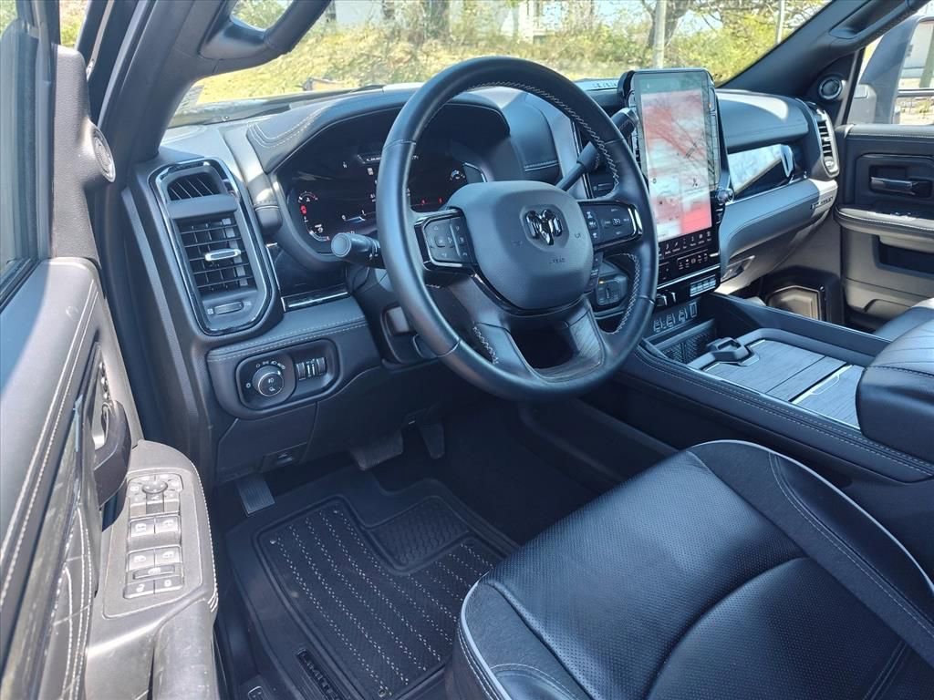 Used 2025 RAM 3500 Limited AWD/4WD image 14