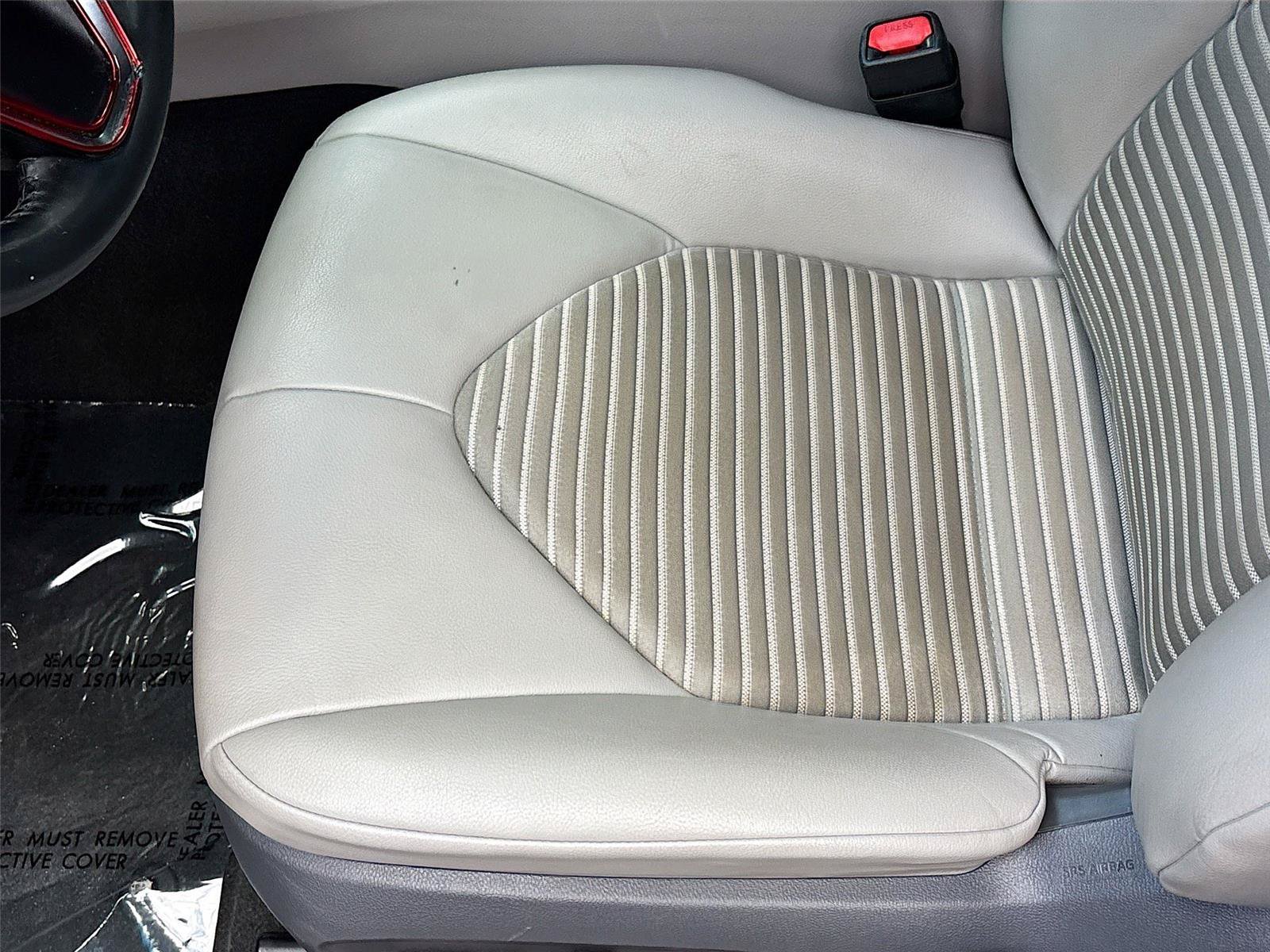Used 2020 Toyota Camry SE FWD image 19