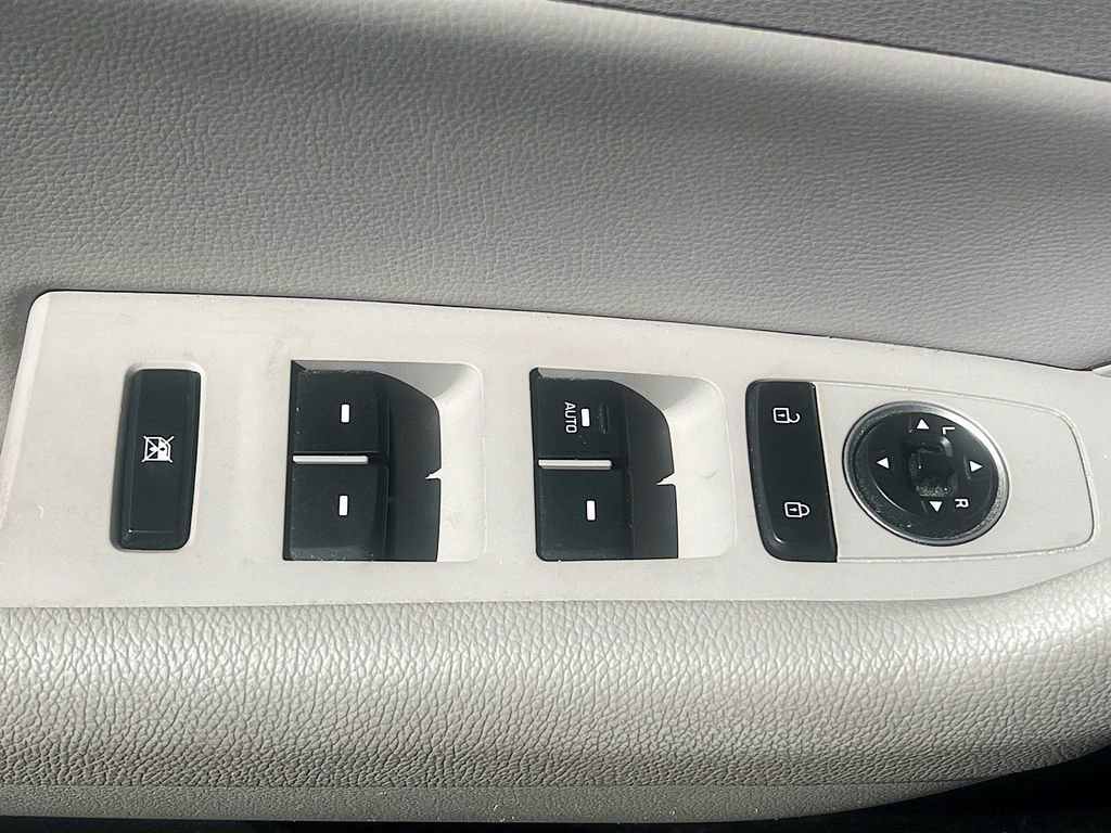 Used 2018 Hyundai Sonata SEL w/ Winter Weather Package image 19