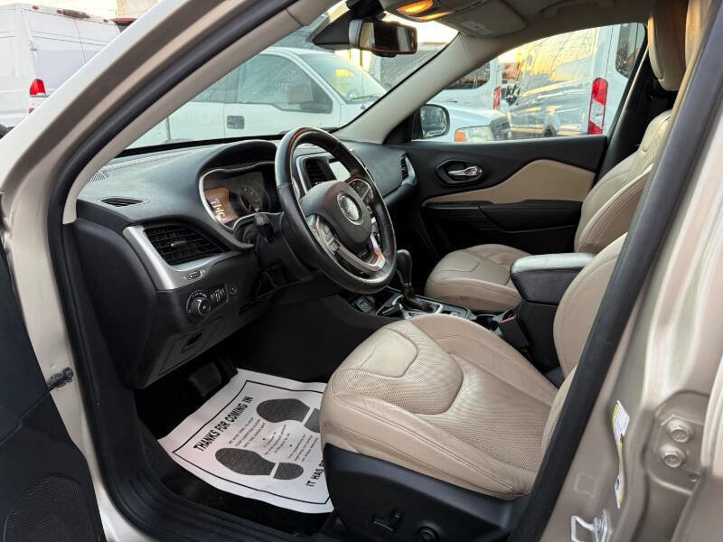 Used 2015 Jeep Cherokee Limited w/ Luxury Group image 19