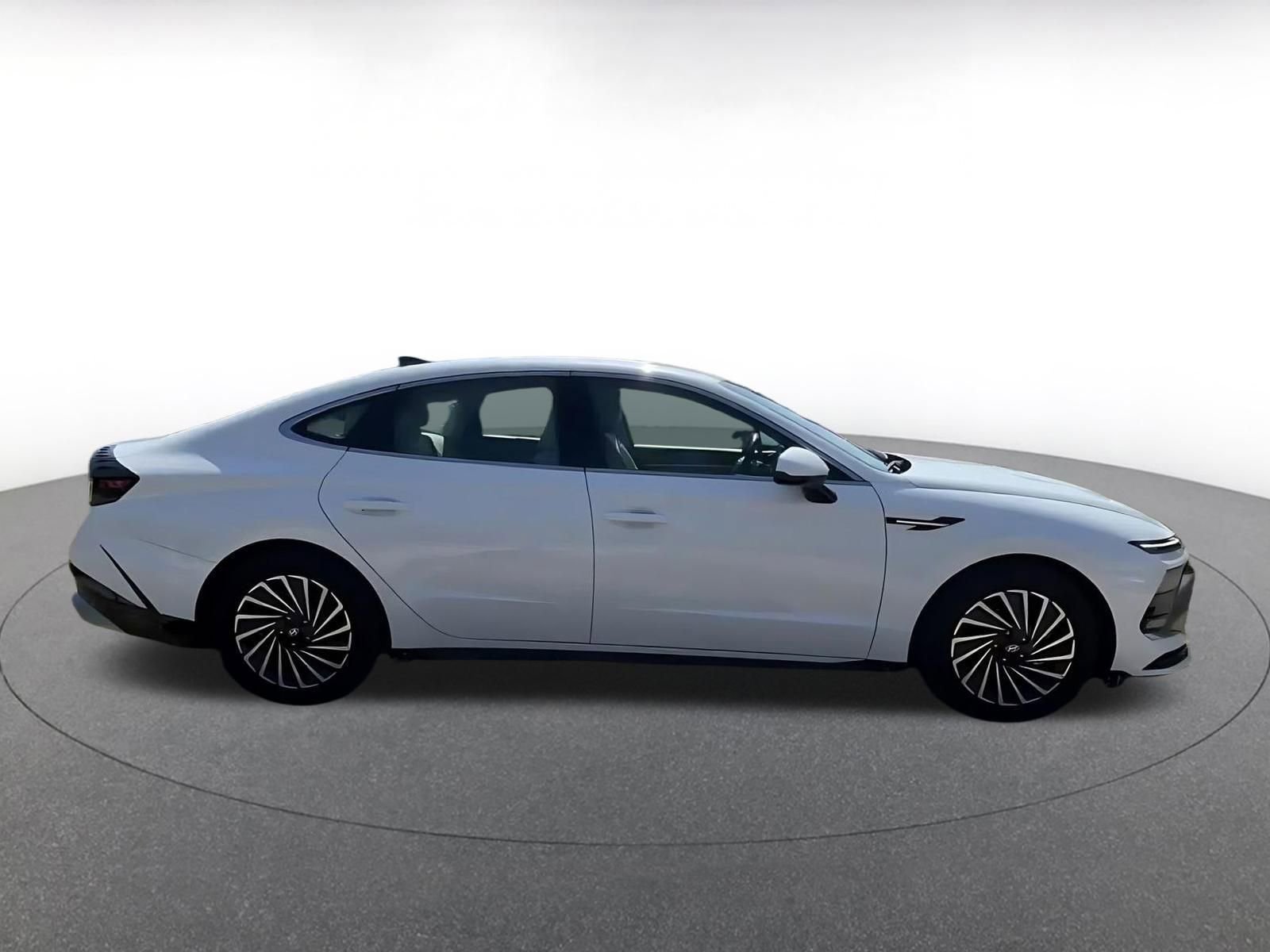 Used 2025 Hyundai Sonata SEL FWD image 17