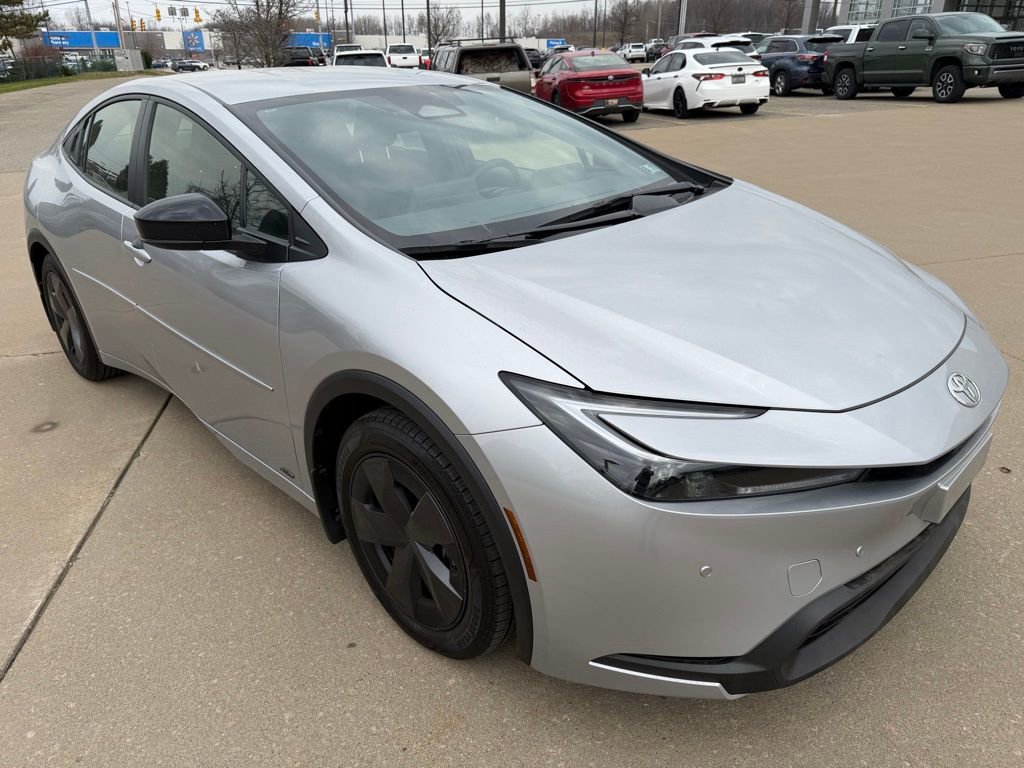 Used 2024 Toyota Prius LE image 7