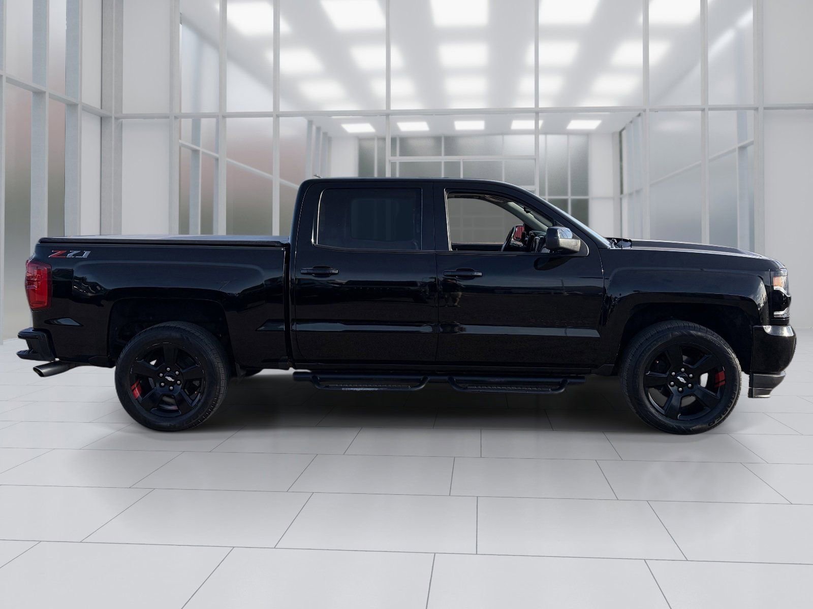 Used 2018 Chevrolet Silverado 1500 LTZ Z71 w/ Redline Edition AWD/4WD image 7