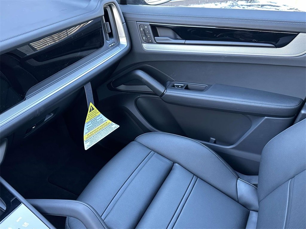 New 2026 Porsche Cayenne S image 29