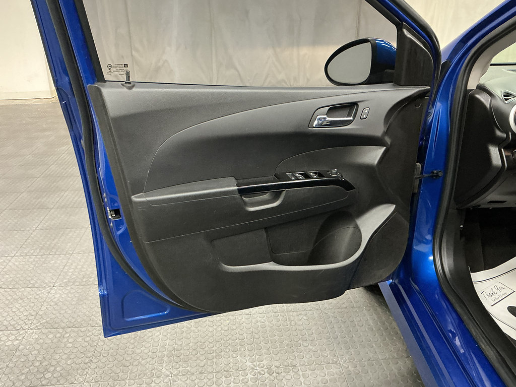 Used 2019 Chevrolet Sonic LT w/ Convenience Package FWD image 18