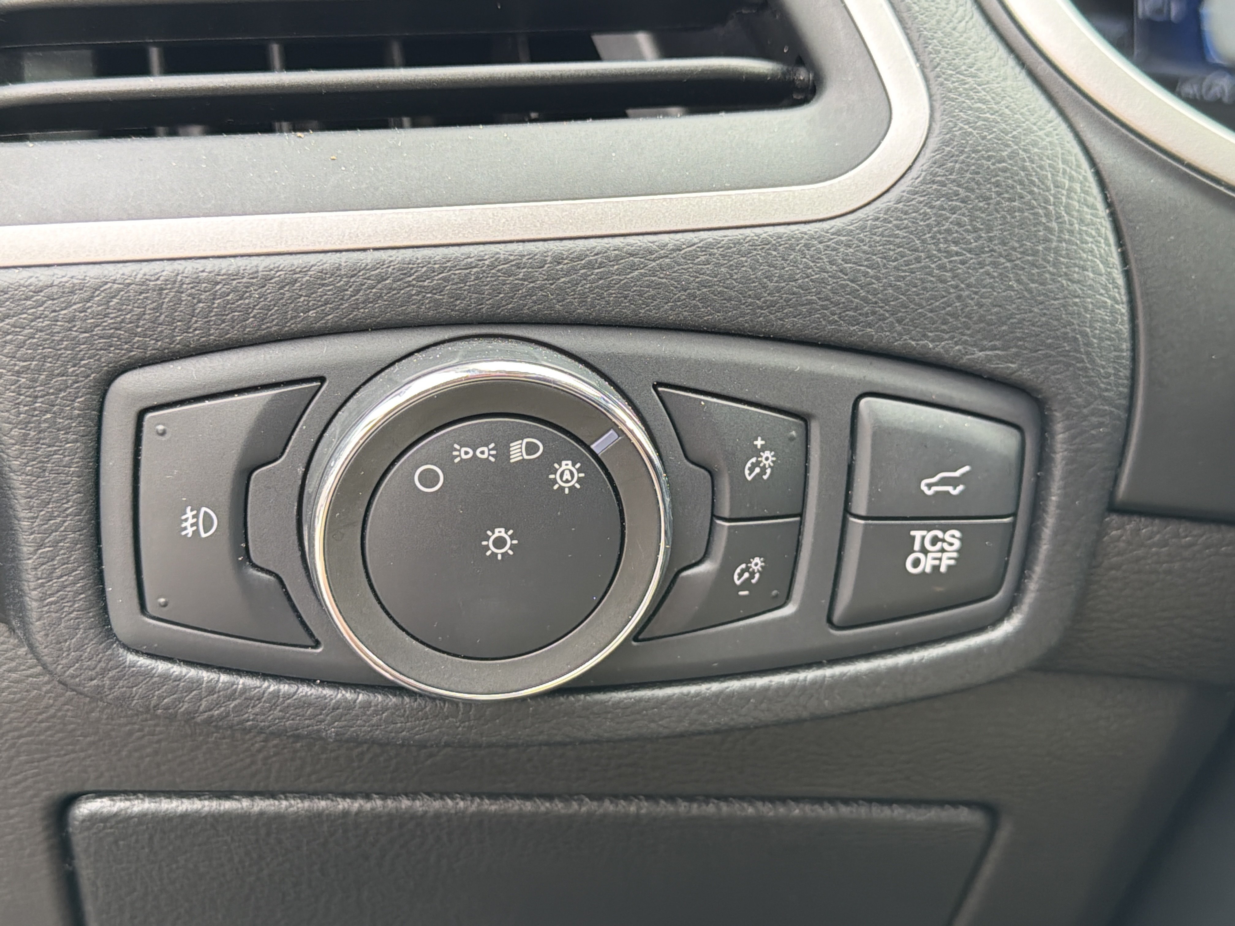 Used 2020 Ford Edge SEL w/ Convenience Package FWD image 33