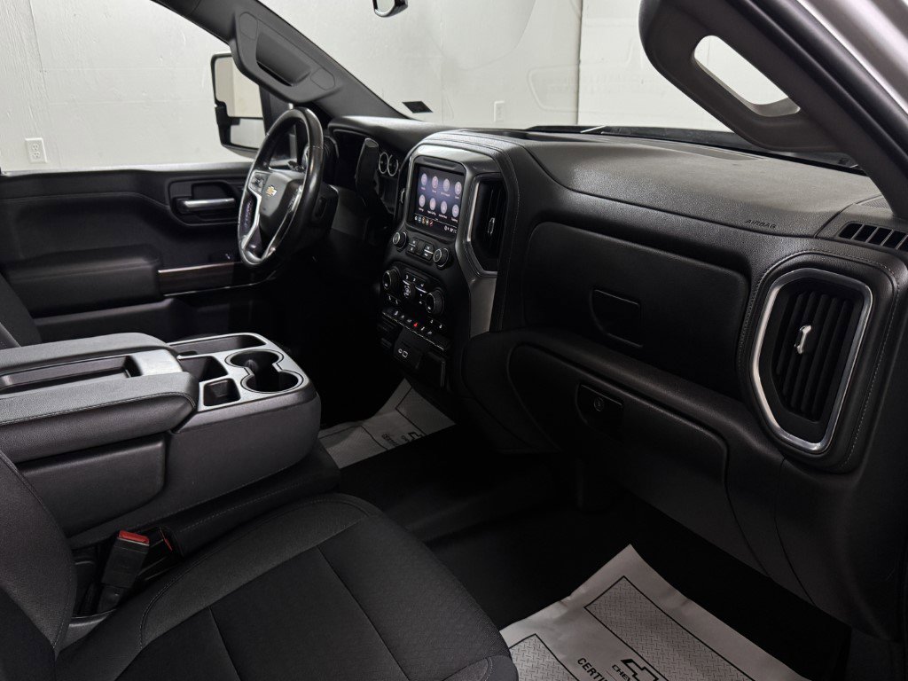 Used 2022 Chevrolet Silverado 1500 LT image 39