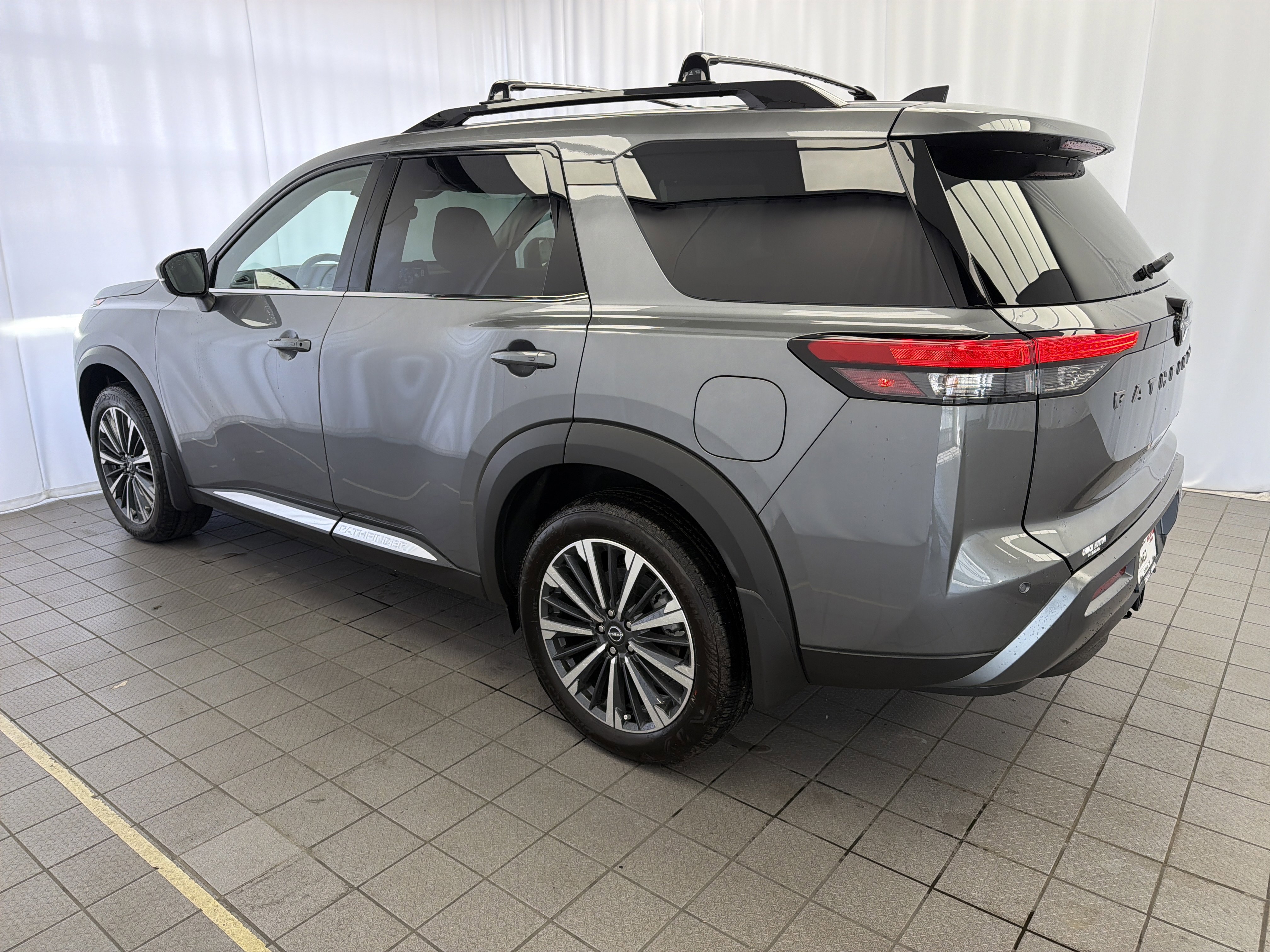 Used 2026 Nissan Pathfinder Platinum AWD/4WD image 6