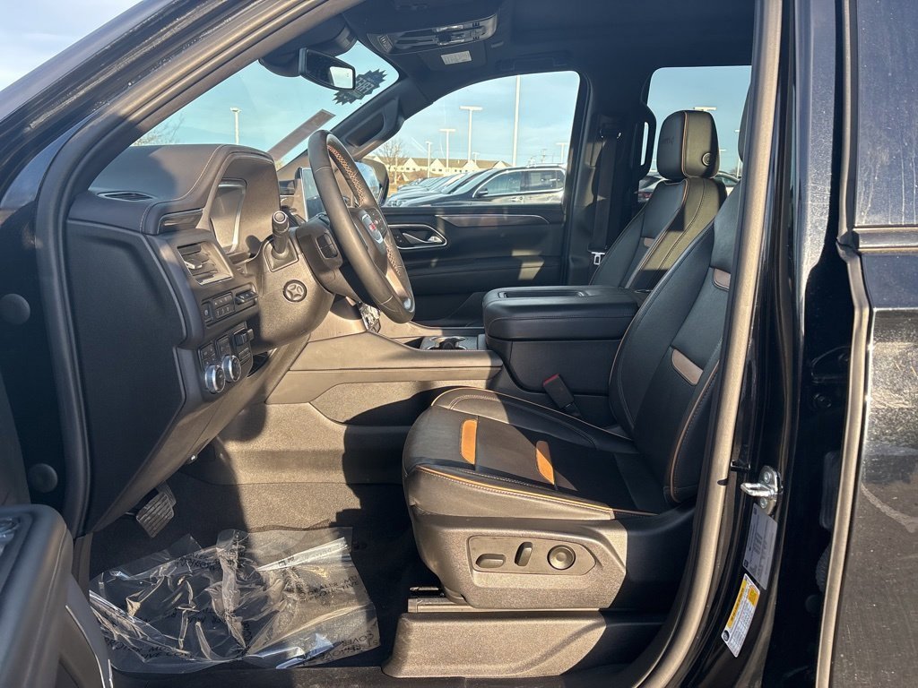 Used 2023 GMC Yukon AT4 w/ AT4 Premium Plus Package image 17