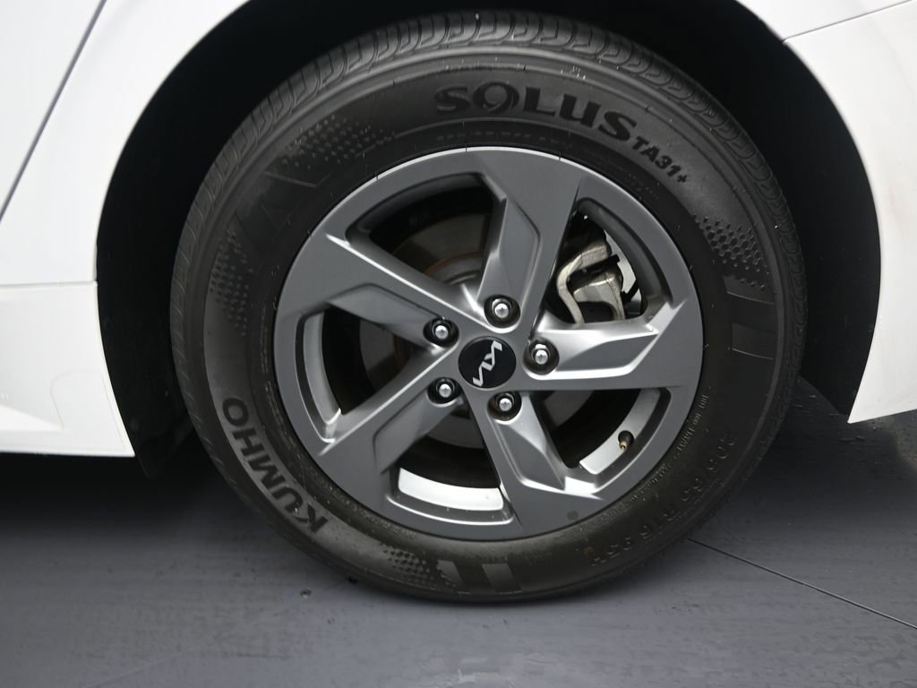 Used 2023 Kia K5 LXS image 10